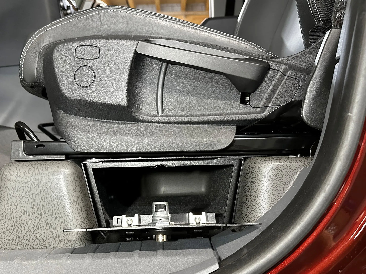 Seat safe - Ineos Grenadier